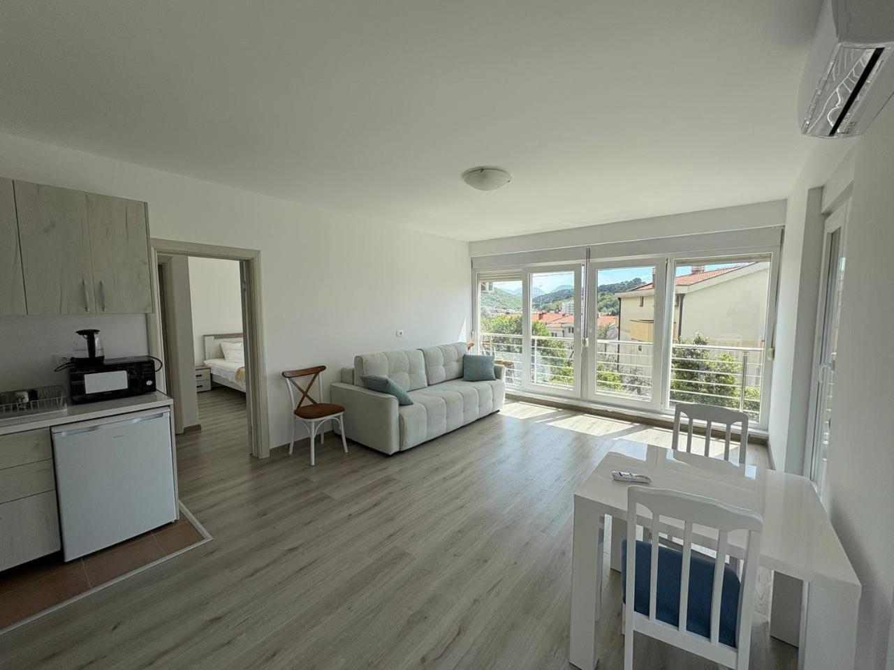 Upart House Apartment Petrovac Bagian luar foto